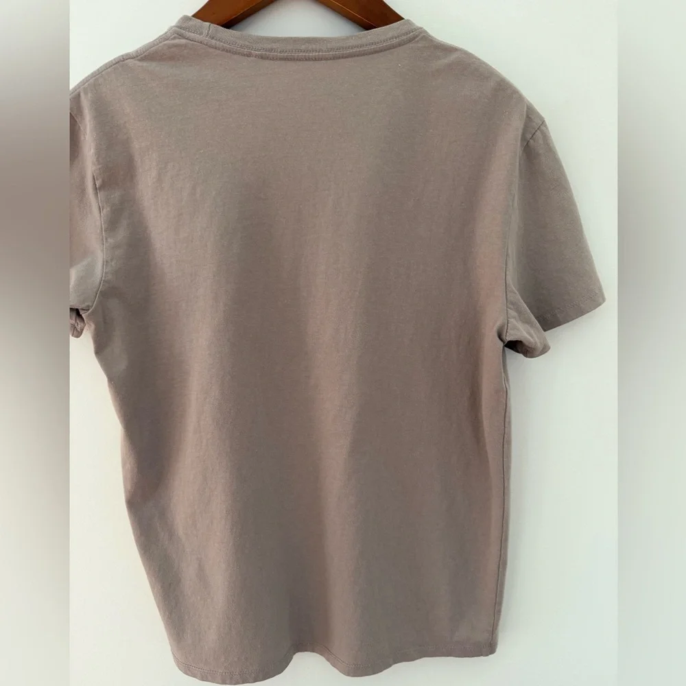 GUESS Logo Woman’s Top Tee Shirt Tan Beige Short Sleeve Tee  %100 Cotton  Size S